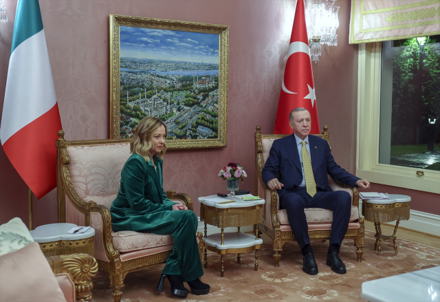 Cumhurbaşkanı Erdoğan, İtalya Başbakanı Meloni'yi kabul etti